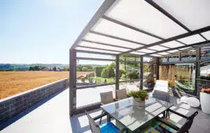 Comment décorer sa véranda rétractable?
