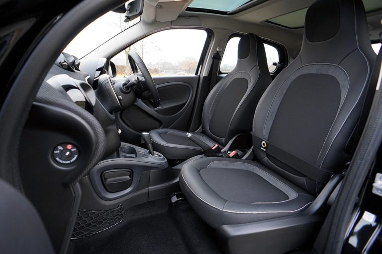 Nettoyage d’un siège de voiture: les astuces de grand-mère
