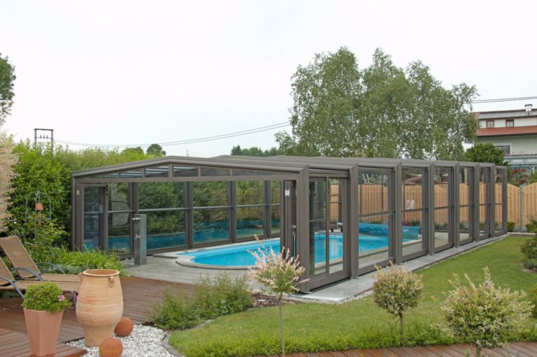 Découvrez pourquoi vous devriez couvrir votre piscine en hiver