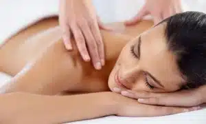 Que peut vous proposer une masseuse naturiste ?