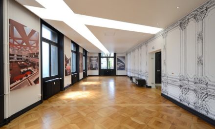 Le plafond tendu acoustique, un avantage de taille pour votre intérieur