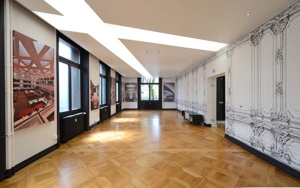 Le plafond tendu acoustique, un avantage de taille pour votre intérieur