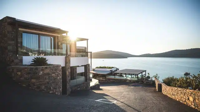 Faire construire sa maison individuelle avec une entreprise quand on a déjà son architecte ?