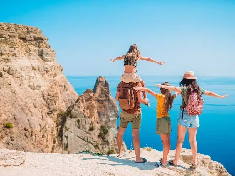 Vacances d’été : direction la Méditerranée avec les enfants