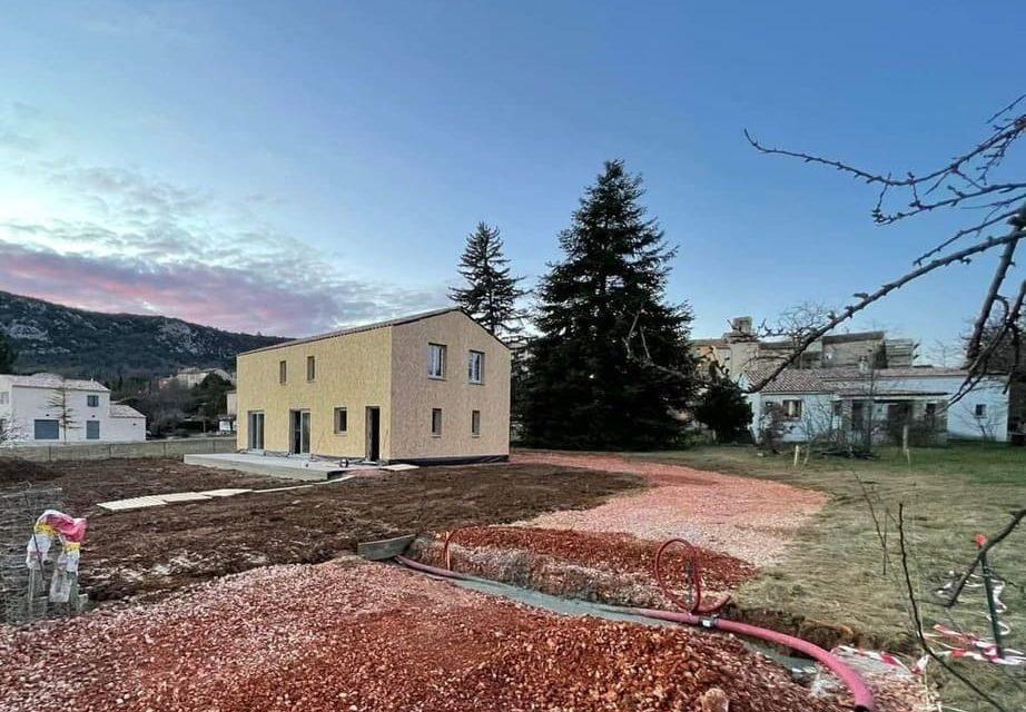 Cap de construire le gros oeuvre de votre maison en bois en 1 semaine ?