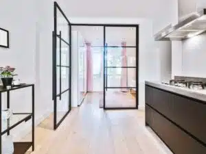 La porte Steel Look : la tendance 2022