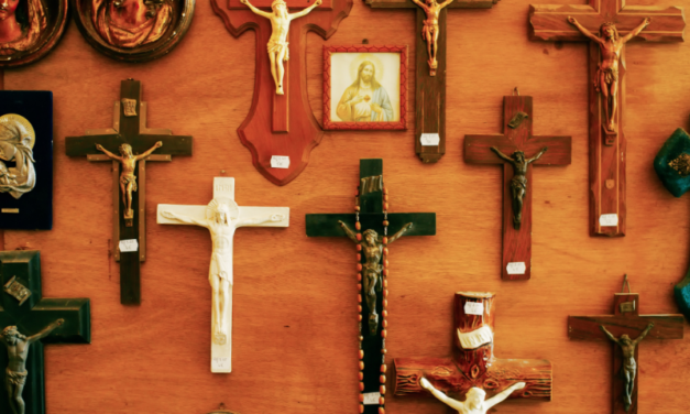 Où accrocher un crucifix dans votre maison ?