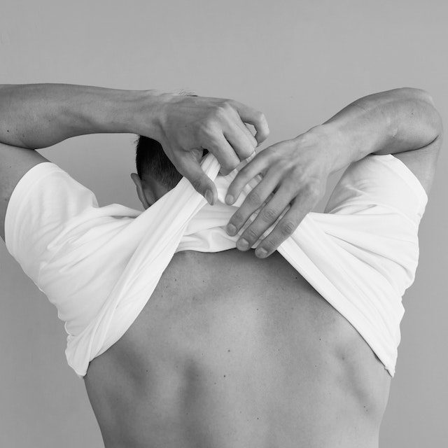 Pourquoi se faire épiler quand on est un homme ?