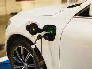 Les avantages d’installer une borne de recharge pour véhicule électrique dans votre entreprise