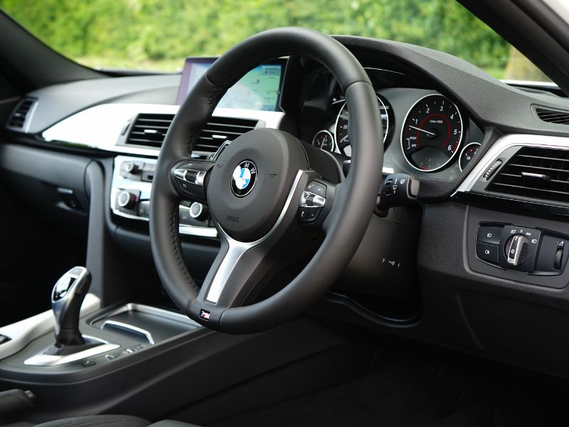 3 raisons de passer par un crédit auto pour financer votre voiture