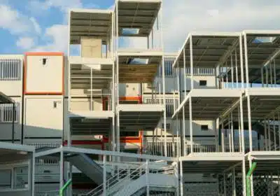 3 secteurs d’activité où installer une cabine préfabriquée