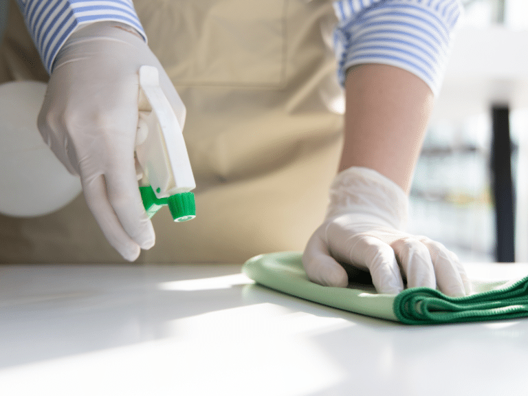 Intervention ponctuelle ou contrat annuel : faire appel à une société de nettoyage