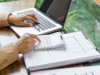 Rénovation énergétique : Quels travaux font vraiment grimper la valeur de votre bien (PEB) ?