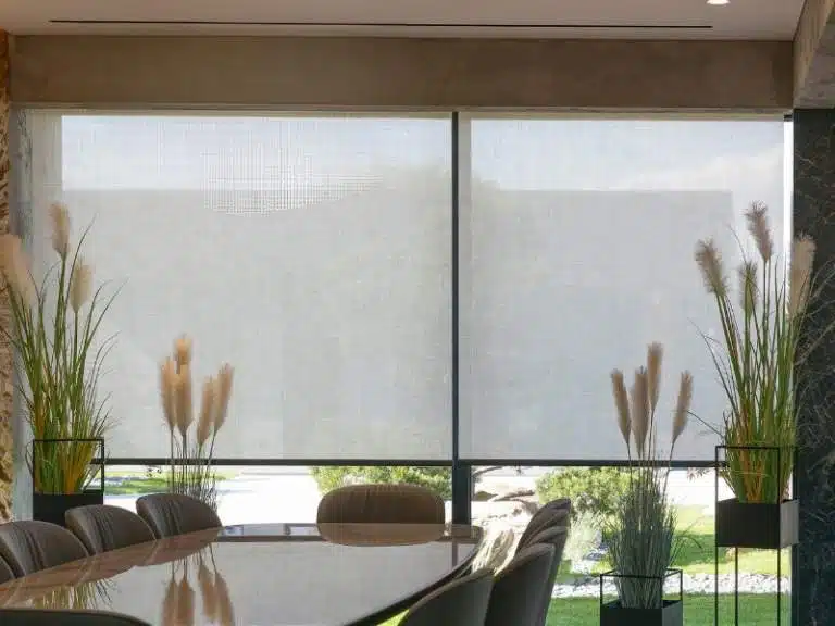 Store screen extérieur